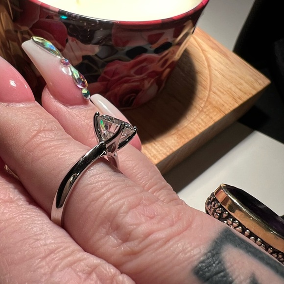 Certified GENUINE 3.0 Carat Moissanite
Solitaire Ring 925 Sterling Silver - Picture 6 of 13